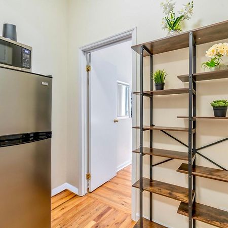 2 Bedroom Hidden Upscale Oasis Нью-Йорк Экстерьер фото
